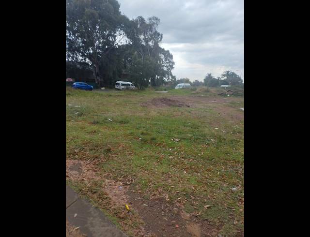 LAND FOR SALE IN RHODESFIELD